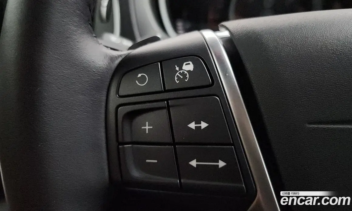 Volvo V40 2018 2.0 автомат (гидро), фото 21
