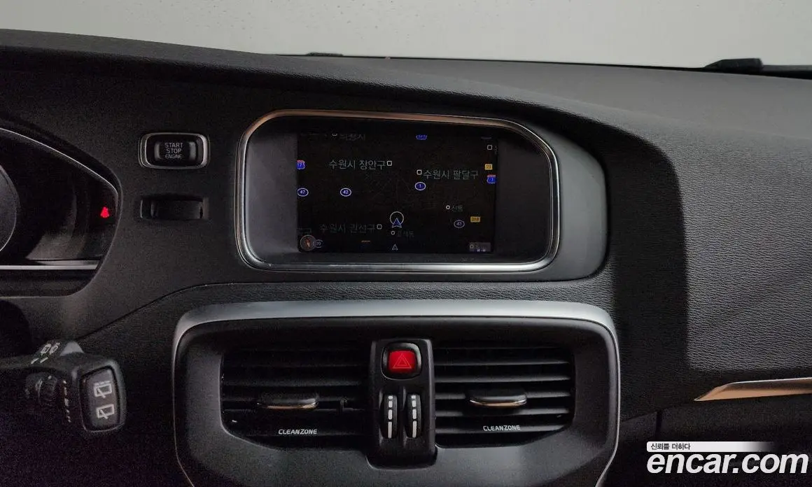 Volvo V40 2018 2.0 автомат (гидро), фото 24