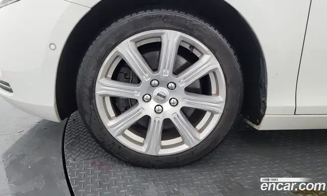 Volvo V40 2018 2.0 автомат (гидро), миниатюра 5