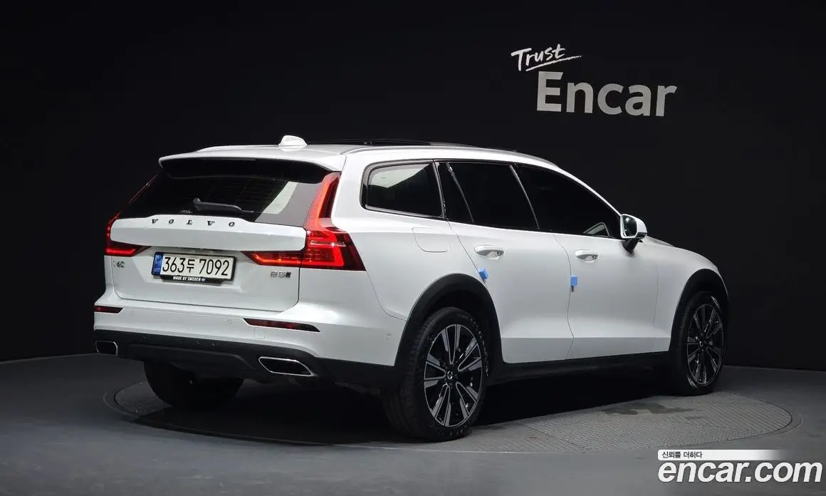 Volvo V60 2021 2.0 автомат (гидро), фото 2 Volvo V60 2021 2.0 автомат (гидро), фото 2