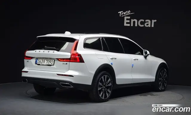 Volvo V60 2021 2.0 автомат (гидро), миниатюра 2 Volvo V60 2021 2.0 автомат (гидро), миниатюра 2