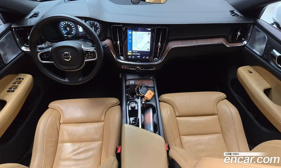 Volvo V60 2021 2.0 автомат (гидро), фото 7 Volvo V60 2021 2.0 автомат (гидро), фото 7