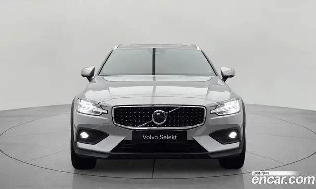 Volvo V60 2023 2.0 автомат (гидро), миниатюра 2