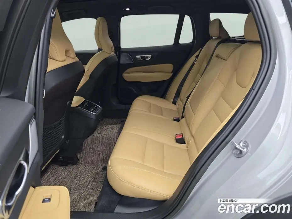 Volvo V60 2023 2.0 автомат (гидро), фото 13