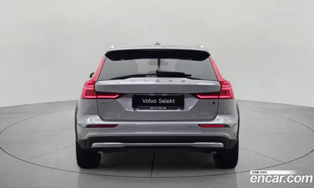 Volvo V60 2023 2.0 автомат (гидро), миниатюра 5