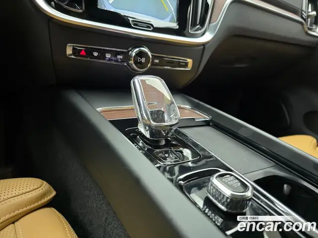 Volvo V60 2023 2.0 автомат (гидро), миниатюра 10