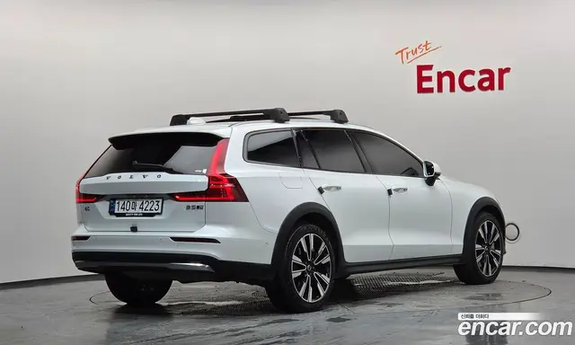 Volvo V60 2024 2.0 автомат (гидро), миниатюра 2 Volvo V60 2024 2.0 автомат (гидро), миниатюра 2