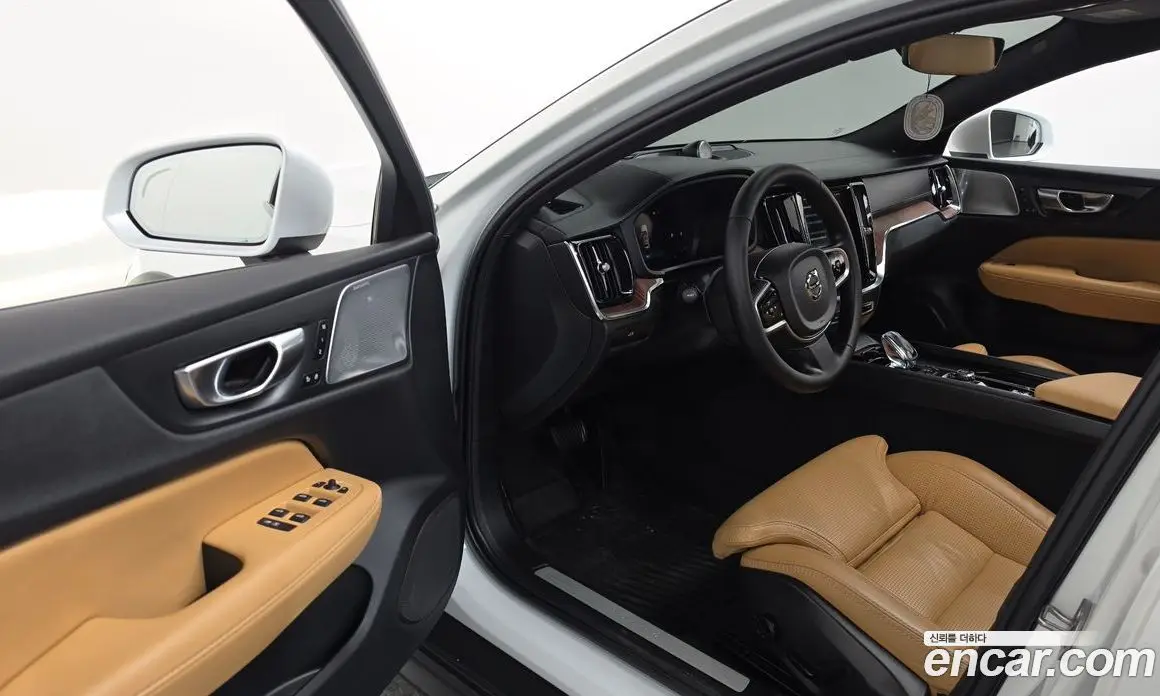 Volvo V60 2024 2.0 автомат (гидро), фото 13 Volvo V60 2024 2.0 автомат (гидро), фото 13