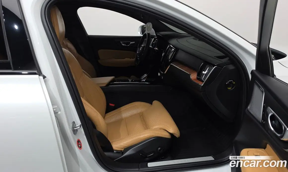 Volvo V60 2024 2.0 автомат (гидро), фото 16 Volvo V60 2024 2.0 автомат (гидро), фото 16