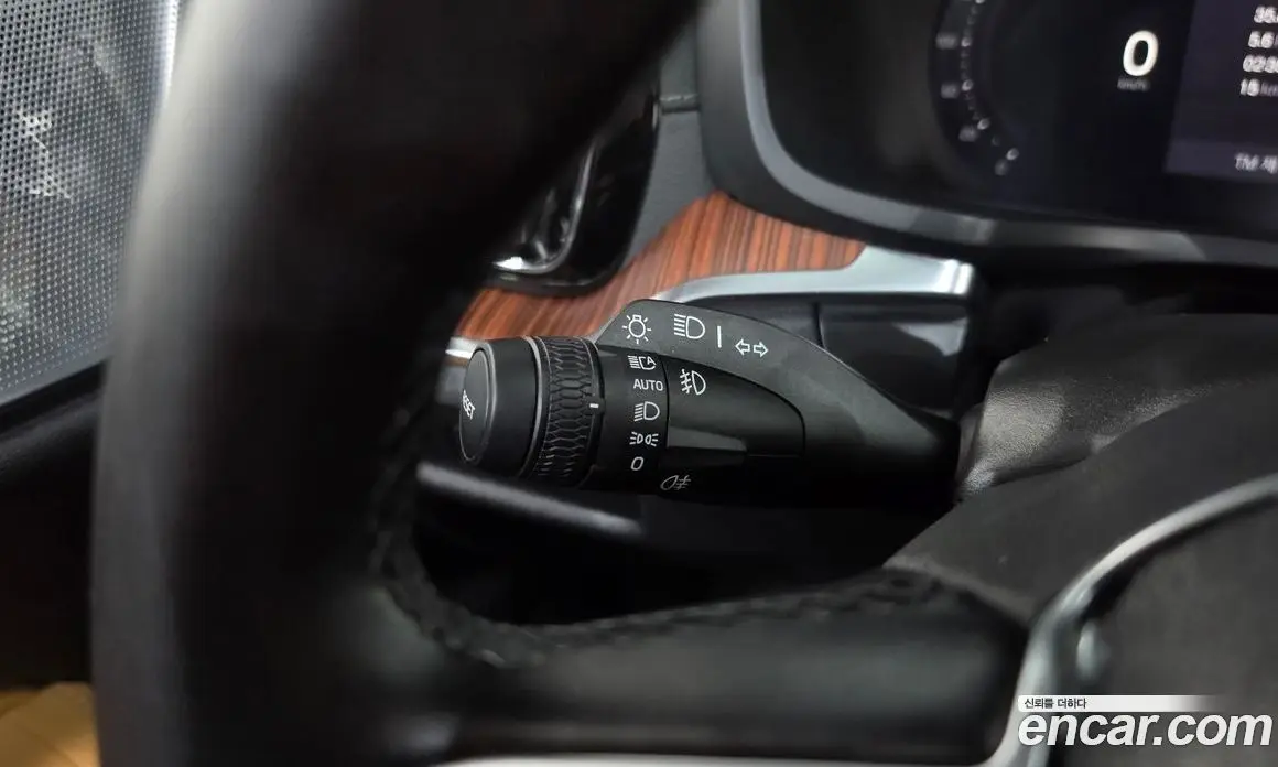 Volvo V60 2024 2.0 автомат (гидро), фото 29 Volvo V60 2024 2.0 автомат (гидро), фото 29