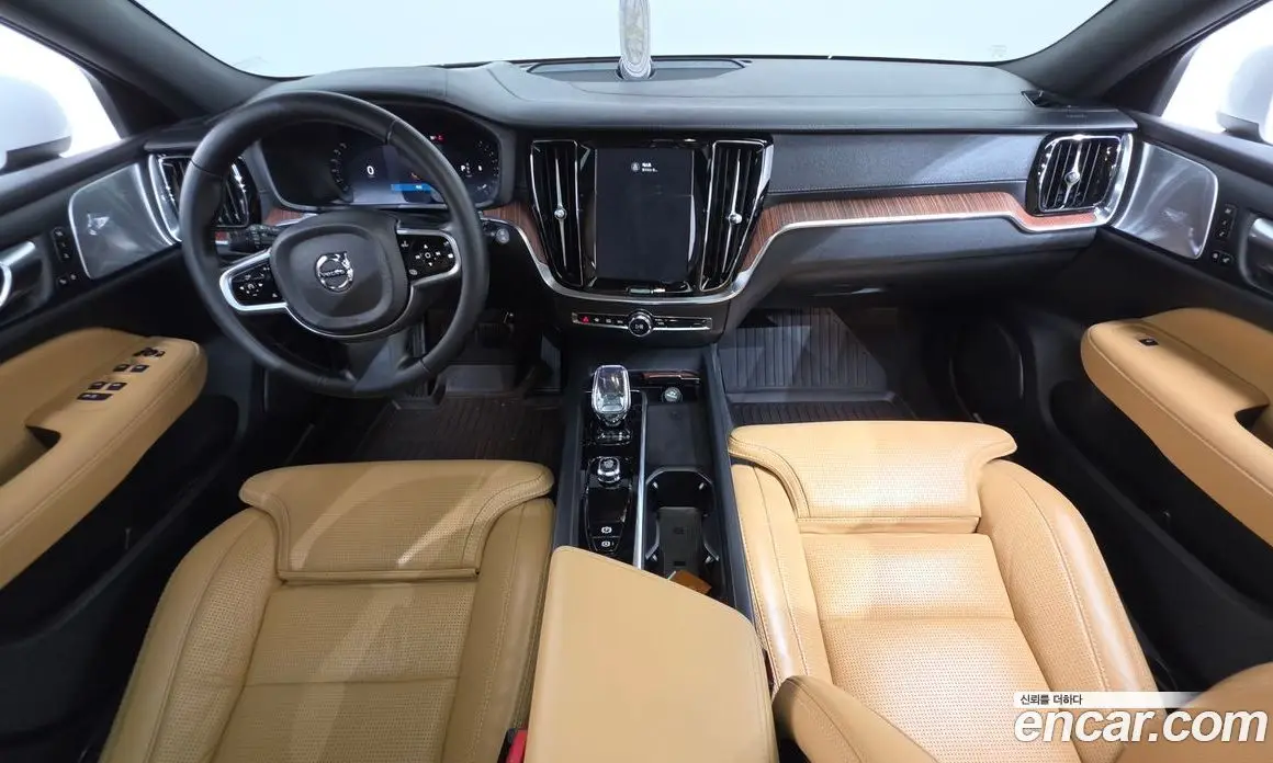 Volvo V60 2024 2.0 автомат (гидро), фото 10 Volvo V60 2024 2.0 автомат (гидро), фото 10