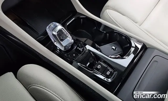 Volvo XC40 2025 2.0 автомат (гидро), миниатюра 12