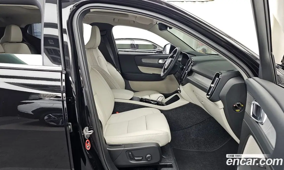 Volvo XC40 2025 2.0 автомат (гидро), фото 17 Volvo XC40 2025 2.0 автомат (гидро), фото 17