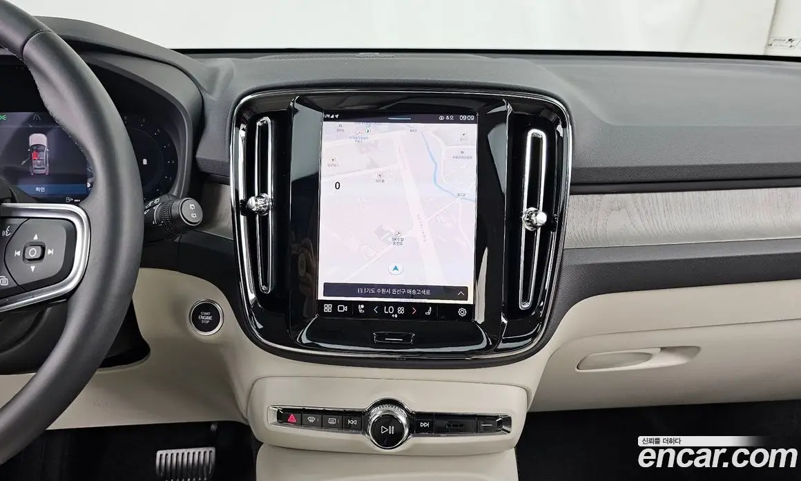 Volvo XC40 2025 2.0 автомат (гидро), фото 20 Volvo XC40 2025 2.0 автомат (гидро), фото 20