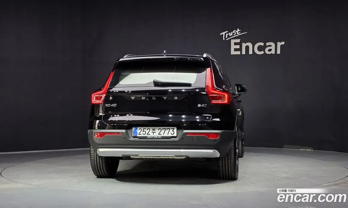 Volvo XC40 2025 2.0 автомат (гидро), фото 4 Volvo XC40 2025 2.0 автомат (гидро), фото 4