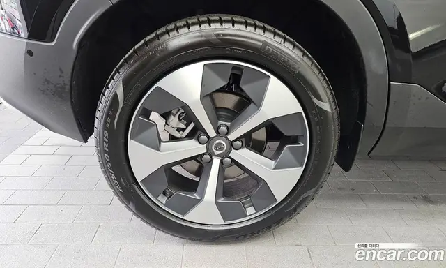 Volvo XC40 2025 2.0 автомат (гидро), миниатюра 5 Volvo XC40 2025 2.0 автомат (гидро), миниатюра 5