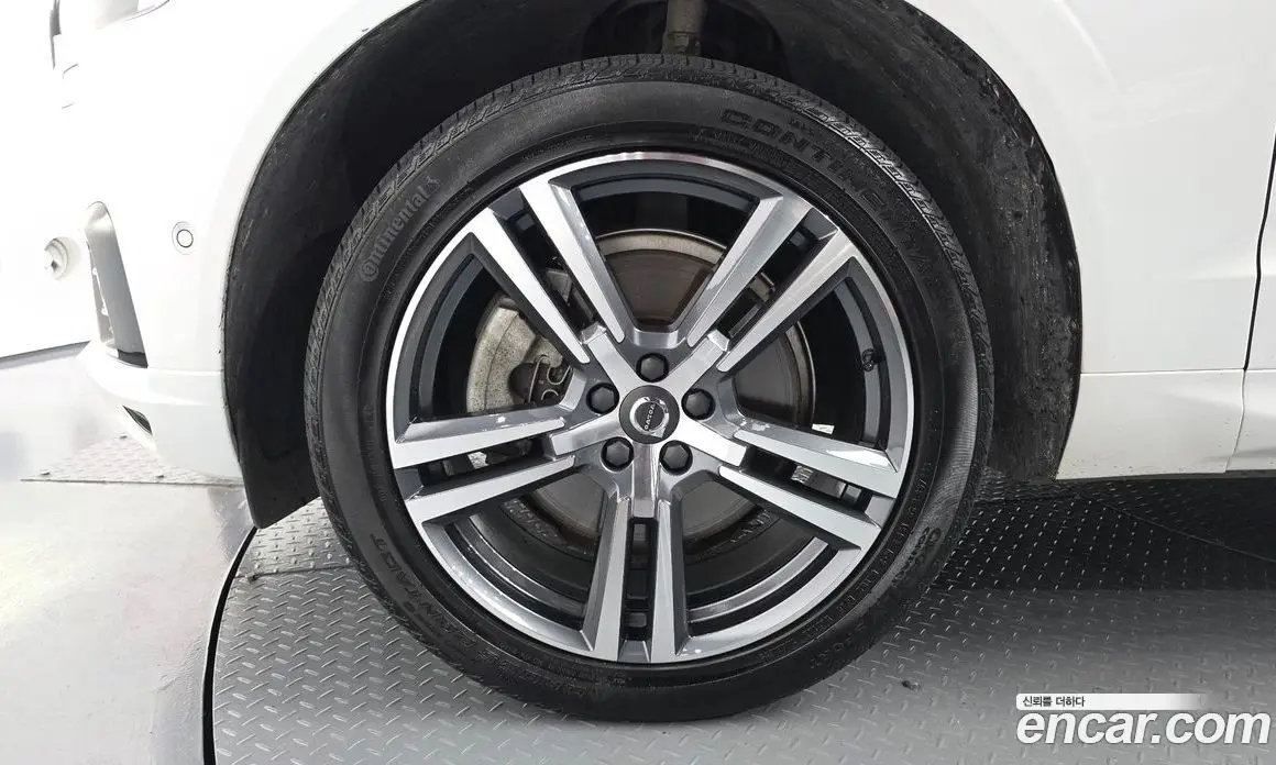 Volvo XC60 2021 2.0 автомат (гидро), фото 5 Volvo XC60 2021 2.0 автомат (гидро), фото 5