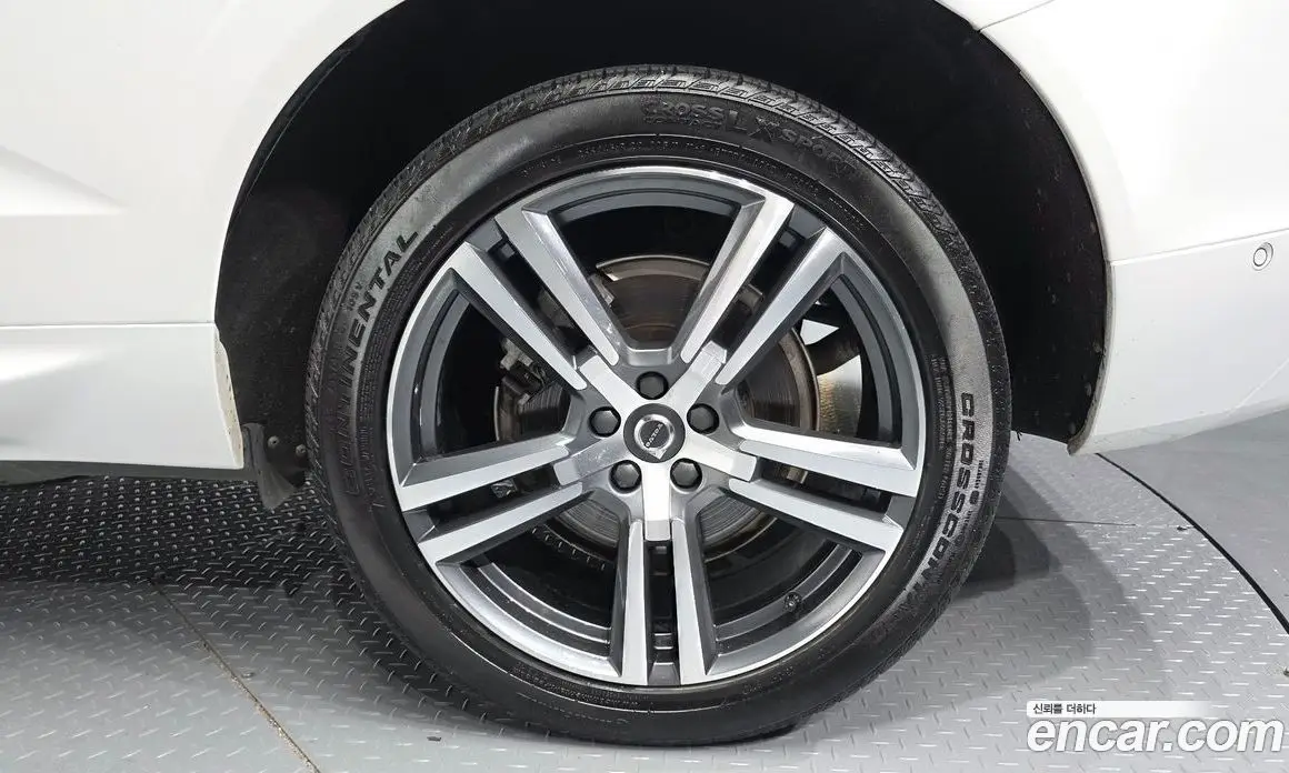 Volvo XC60 2021 2.0 автомат (гидро), фото 7 Volvo XC60 2021 2.0 автомат (гидро), фото 7