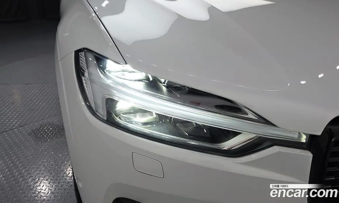 Volvo XC60 2021 2.0 автомат (гидро), фото 8 Volvo XC60 2021 2.0 автомат (гидро), фото 8