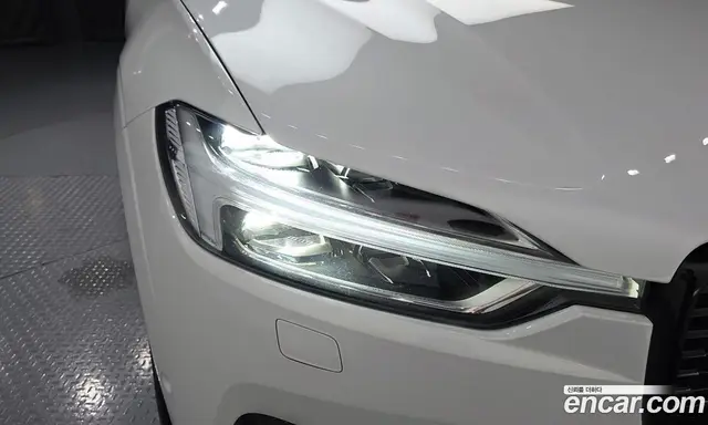 Volvo XC60 2021 2.0 автомат (гидро), миниатюра 8 Volvo XC60 2021 2.0 автомат (гидро), миниатюра 8