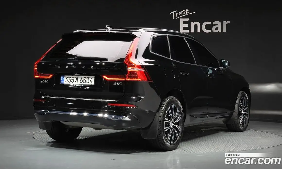 Volvo XC60 2022 2.0 автомат (гидро), фото 2 Volvo XC60 2022 2.0 автомат (гидро), фото 2