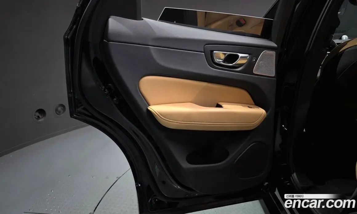 Volvo XC60 2022 2.0 автомат (гидро), фото 15 Volvo XC60 2022 2.0 автомат (гидро), фото 15