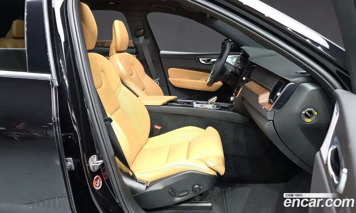Volvo XC60 2022 2.0 автомат (гидро), фото 16 Volvo XC60 2022 2.0 автомат (гидро), фото 16