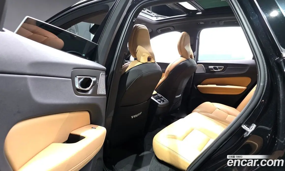 Volvo XC60 2022 2.0 автомат (гидро), фото 17 Volvo XC60 2022 2.0 автомат (гидро), фото 17