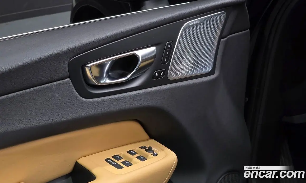 Volvo XC60 2022 2.0 автомат (гидро), фото 22 Volvo XC60 2022 2.0 автомат (гидро), фото 22