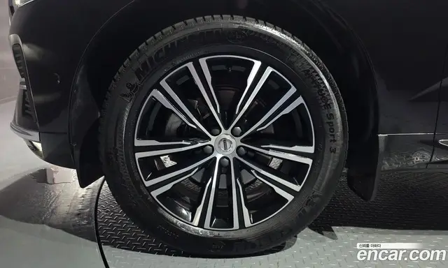 Volvo XC60 2022 2.0 автомат (гидро), миниатюра 5 Volvo XC60 2022 2.0 автомат (гидро), миниатюра 5