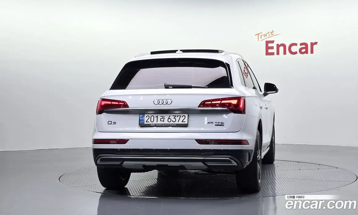 Audi Q5 2021 2.0 автомат (гидро), фото 4
