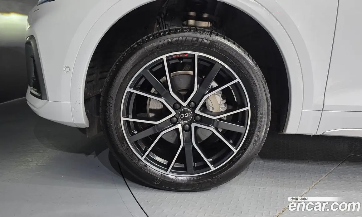 Audi Q5 2024 2.0 автомат (гидро), фото 5 Audi Q5 2024 2.0 автомат (гидро), фото 5