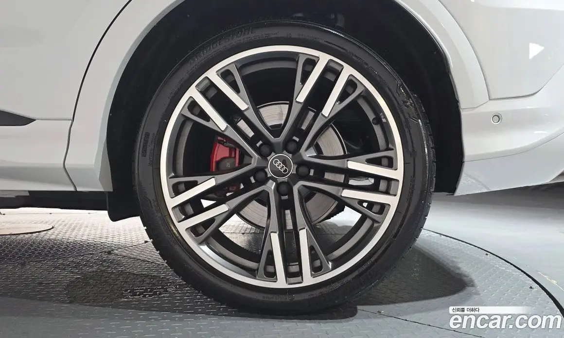 Audi Q5 2025 2.0 автомат (гидро), фото 6 Audi Q5 2025 2.0 автомат (гидро), фото 6