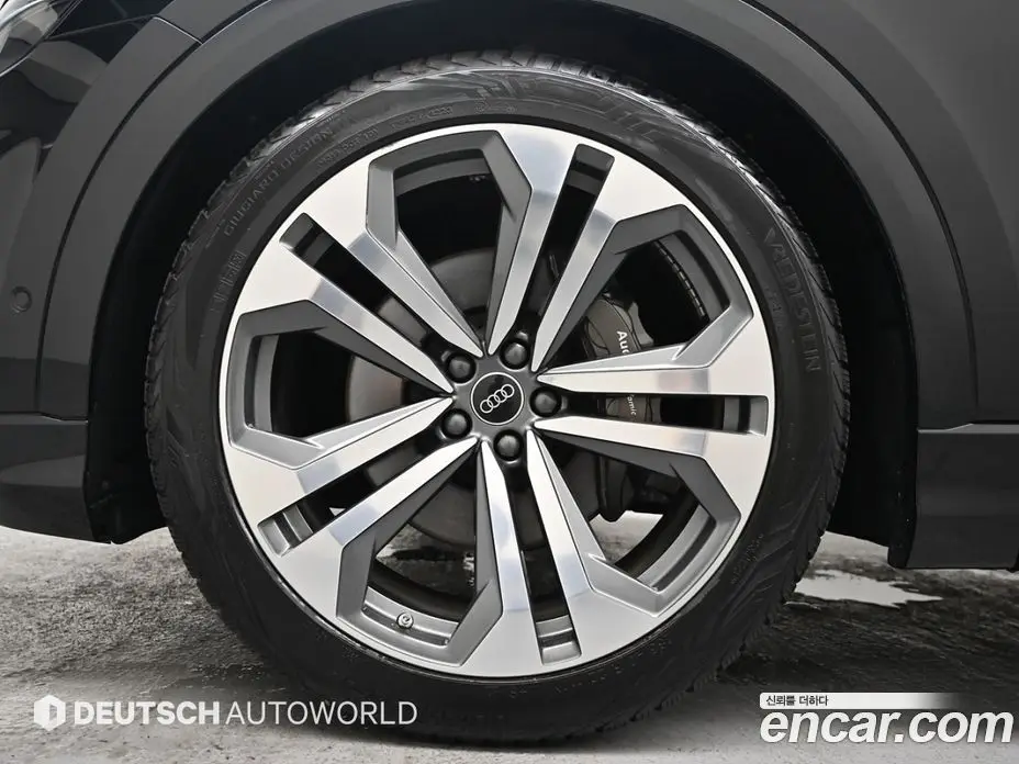 Audi Q8 2023 3.0 автомат (гидро), фото 5 Audi Q8 2023 3.0 автомат (гидро), фото 5