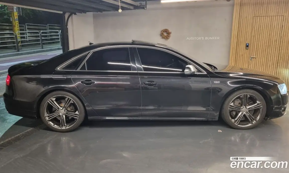 Audi S8 2013 4.0 автомат (гидро), фото 4 Audi S8 2013 4.0 автомат (гидро), фото 4