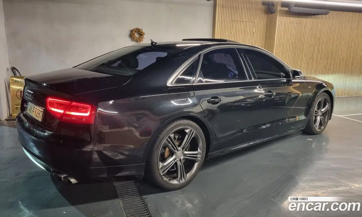 Audi S8 2013 4.0 автомат (гидро), фото 7 Audi S8 2013 4.0 автомат (гидро), фото 7