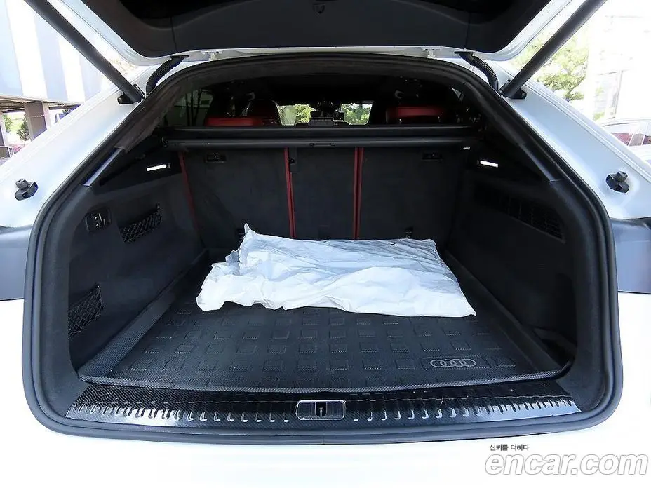 Audi SQ8 2020 4.0 автомат (гидро), фото 17