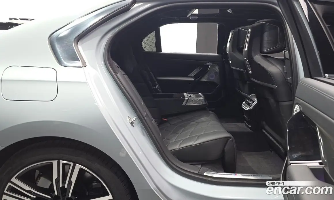 BMW 7 серия 2023 3.0 автомат (гидро), фото 12 BMW 7 серия 2023 3.0 автомат (гидро), фото 12