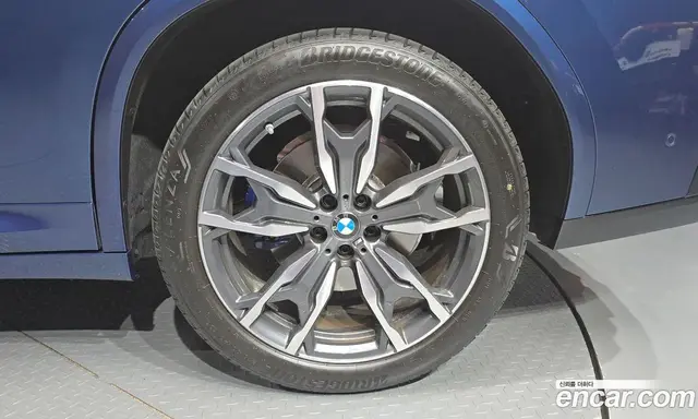 BMW X4 2025 2.0 автомат (гидро), миниатюра 7
