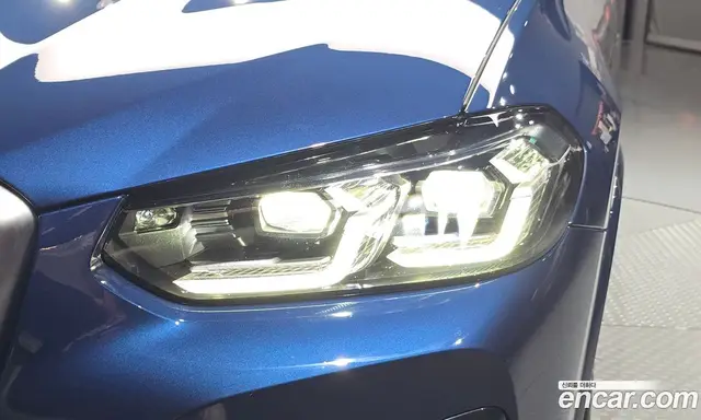 BMW X4 2025 2.0 автомат (гидро), миниатюра 8