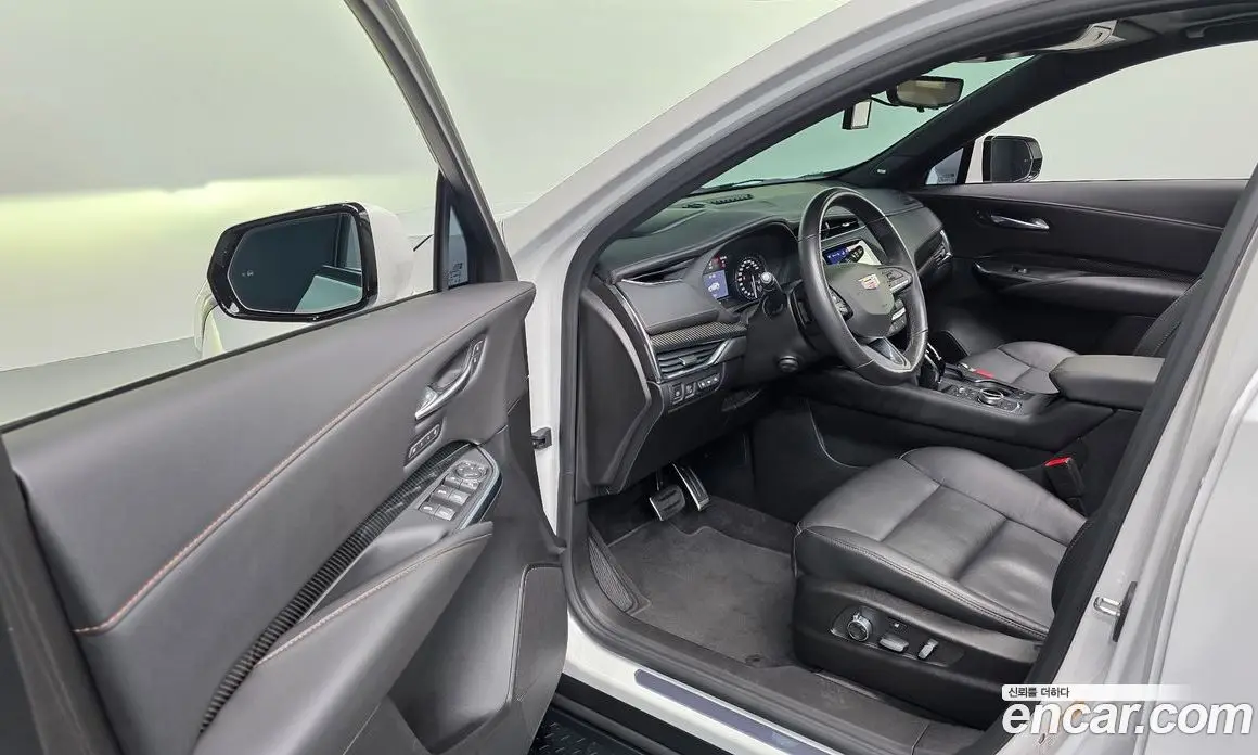 Cadillac XT4 2022 2.0 автомат (гидро), фото 13 Cadillac XT4 2022 2.0 автомат (гидро), фото 13