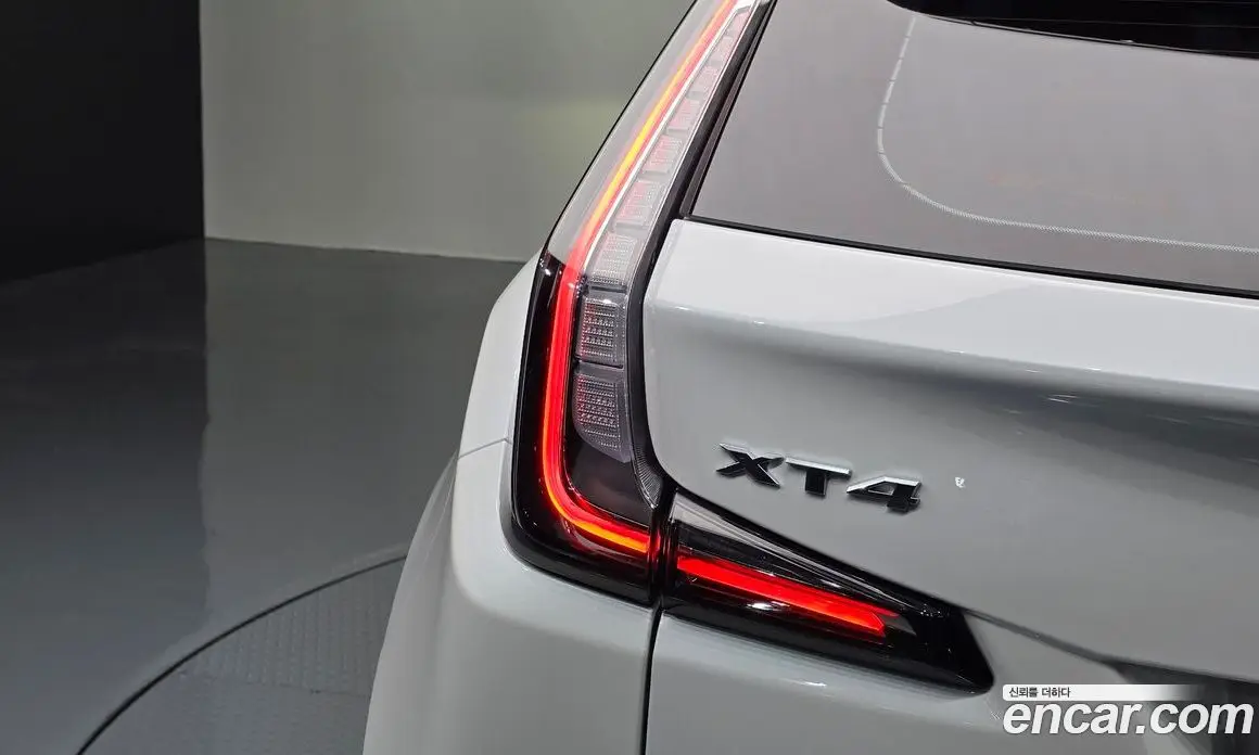 Cadillac XT4 2022 2.0 автомат (гидро), фото 9 Cadillac XT4 2022 2.0 автомат (гидро), фото 9