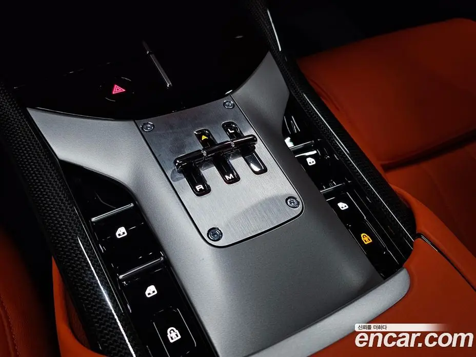 Ferrari Purosangue 2025 6.5 автомат (гидро), фото 18 Ferrari Purosangue 2025 6.5 автомат (гидро), фото 18