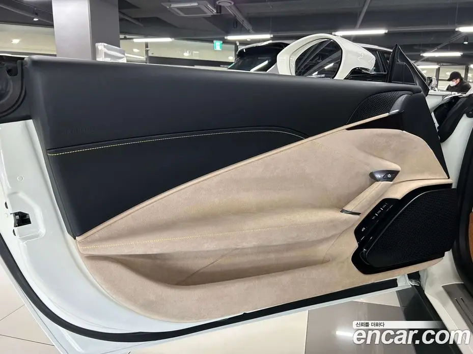 Ferrari Roma 2024 3.9 автомат (гидро), фото 7 Ferrari Roma 2024 3.9 автомат (гидро), фото 7