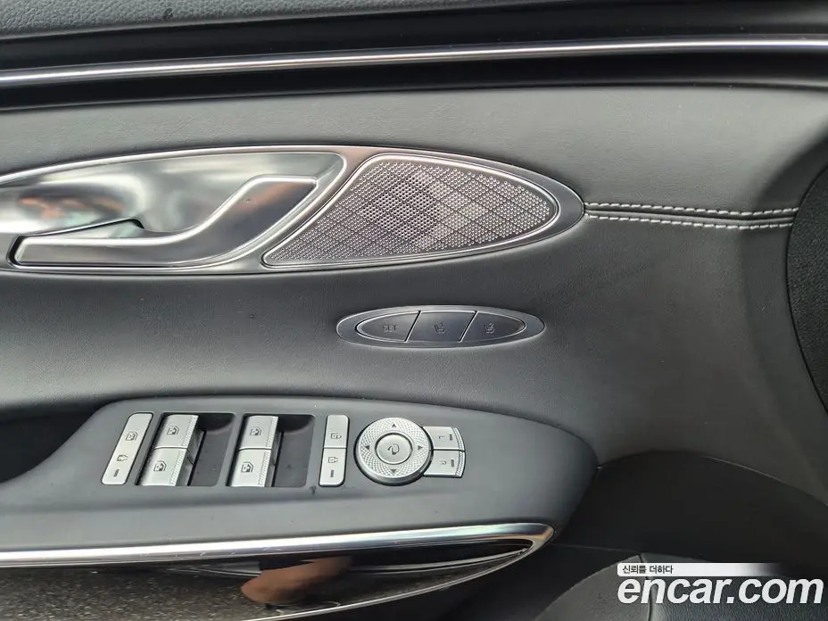 Genesis GV70 2022 2.5 автомат (гидро), фото 14 Genesis GV70 2022 2.5 автомат (гидро), фото 14
