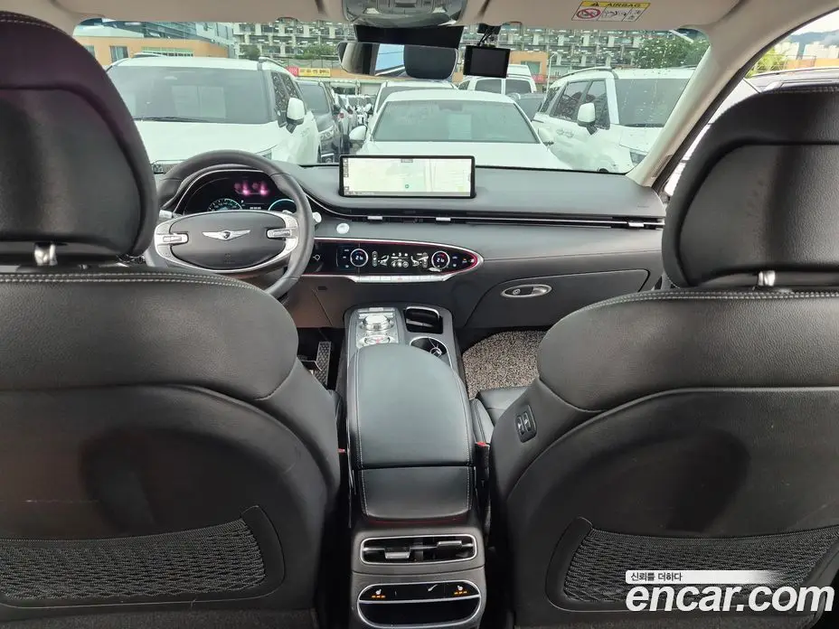 Genesis GV70 2022 2.5 автомат (гидро), фото 7 Genesis GV70 2022 2.5 автомат (гидро), фото 7