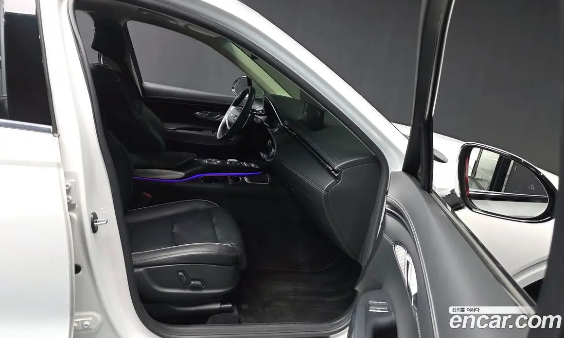 Genesis GV70 2022 2.5 автомат (гидро), фото 17 Genesis GV70 2022 2.5 автомат (гидро), фото 17