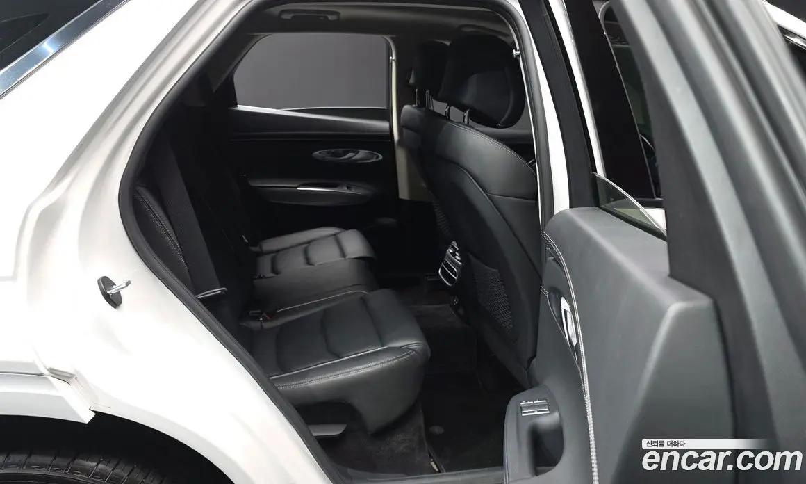 Genesis GV70 2022 2.5 автомат (гидро), фото 18 Genesis GV70 2022 2.5 автомат (гидро), фото 18