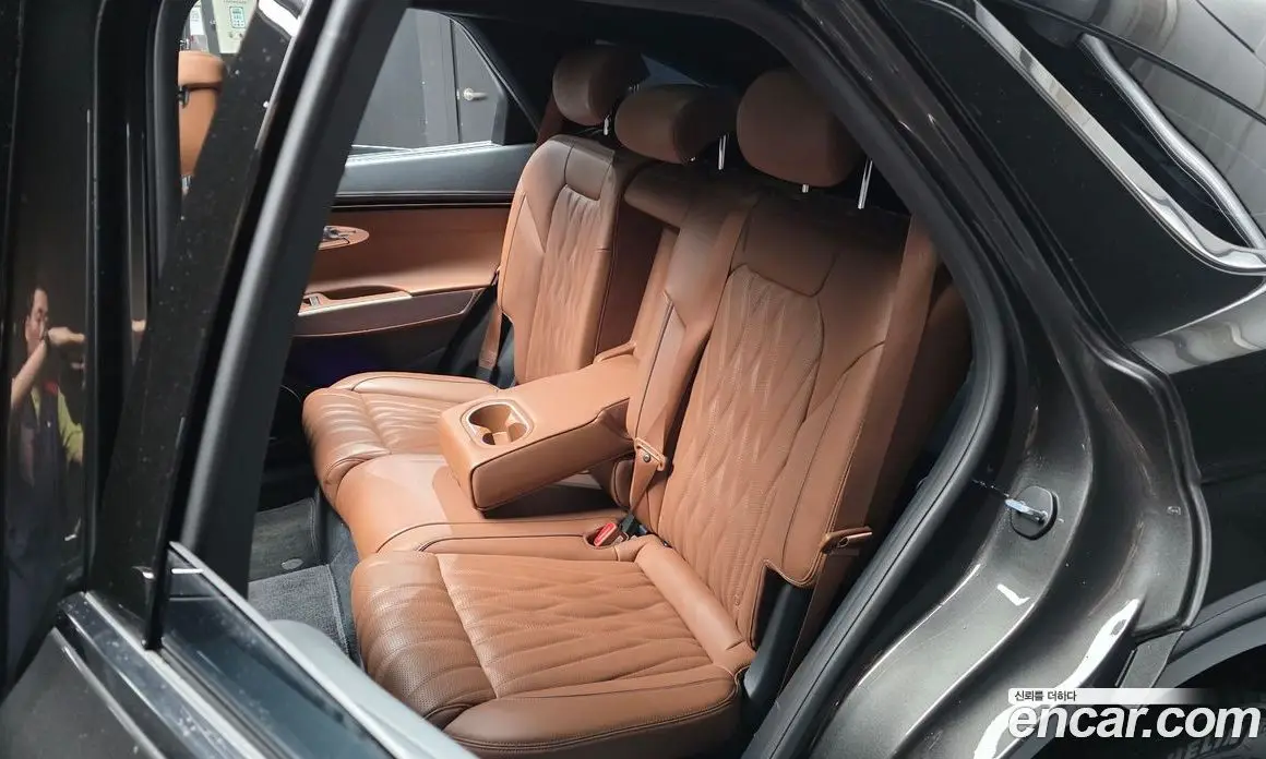Genesis GV70 2023 2.5 автомат (гидро), фото 18 Genesis GV70 2023 2.5 автомат (гидро), фото 18