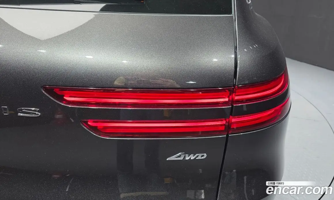 Genesis GV70 2023 2.5 автомат (гидро), фото 9 Genesis GV70 2023 2.5 автомат (гидро), фото 9